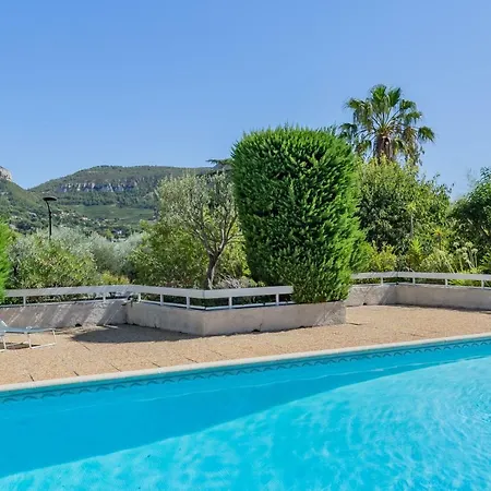 Le Club Par Dodo-a-cassis Κασί