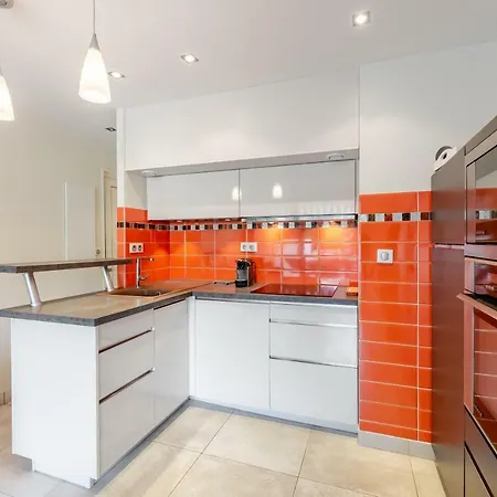 Le Club Par Dodo-a-cassis Κασί