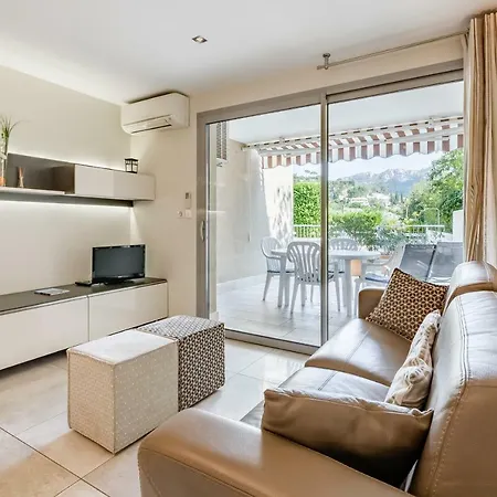 Le Club Par Dodo-a-cassis *